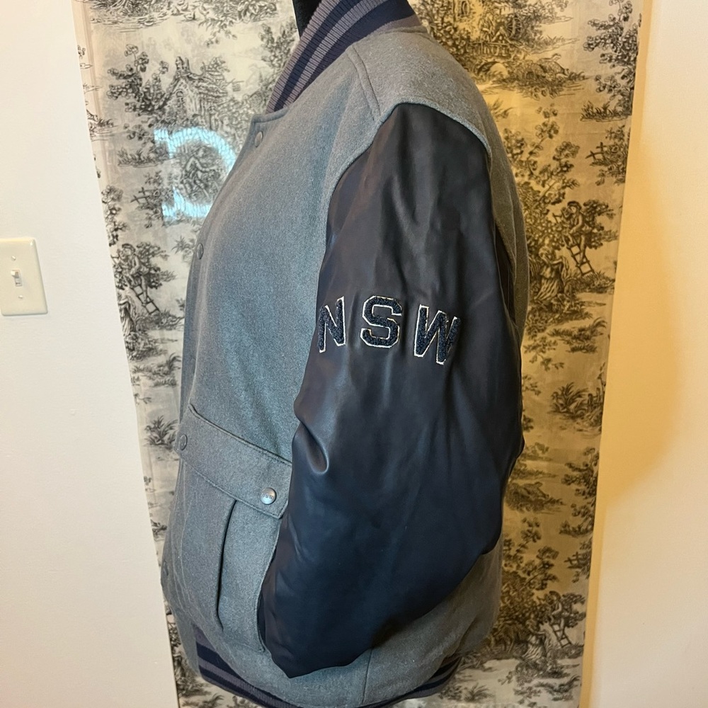 NIKE Mens WOOL/LEATHER BOMBER JACKET Gray/Blue Wool and Navy Blue Sleeves Sz LG - Picture 2 of 9